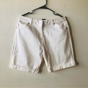 BASIC EDITIONS Womens White Shorts Size 10 Turn Up Cuff